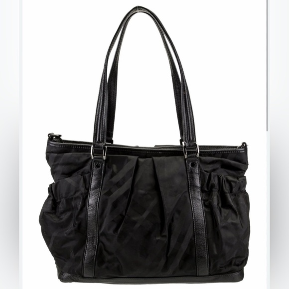 Burberry Handbags - Burberry Nylon & Leather Trim Diaper Bag - Pad/Duster - Excellent Condition